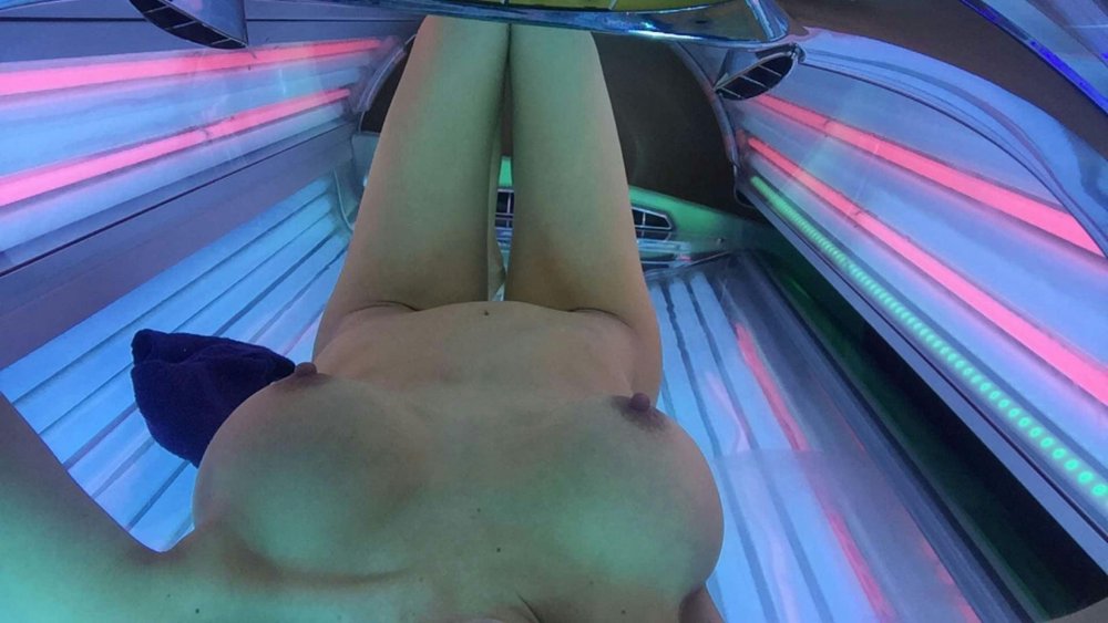 Naked girls in solarium