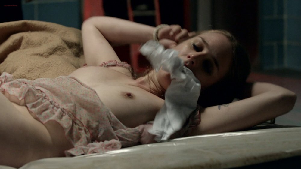 Lily Simmons (Lili Simmons) Lily Simmons Nude