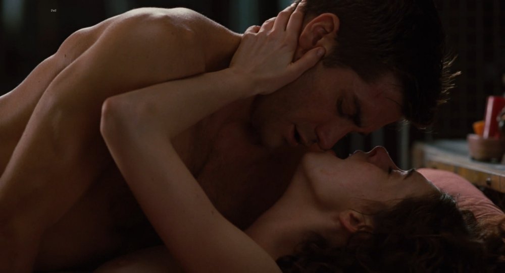 Love and other medicines Anne Hathaway Nude