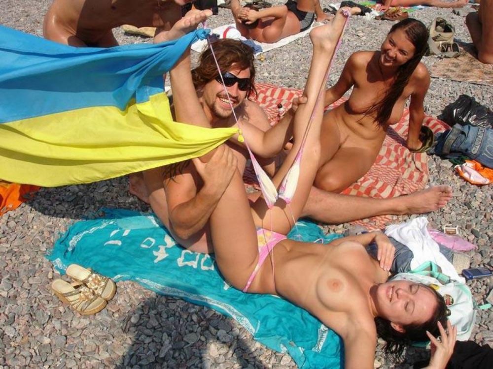 Erotic contests on the beach