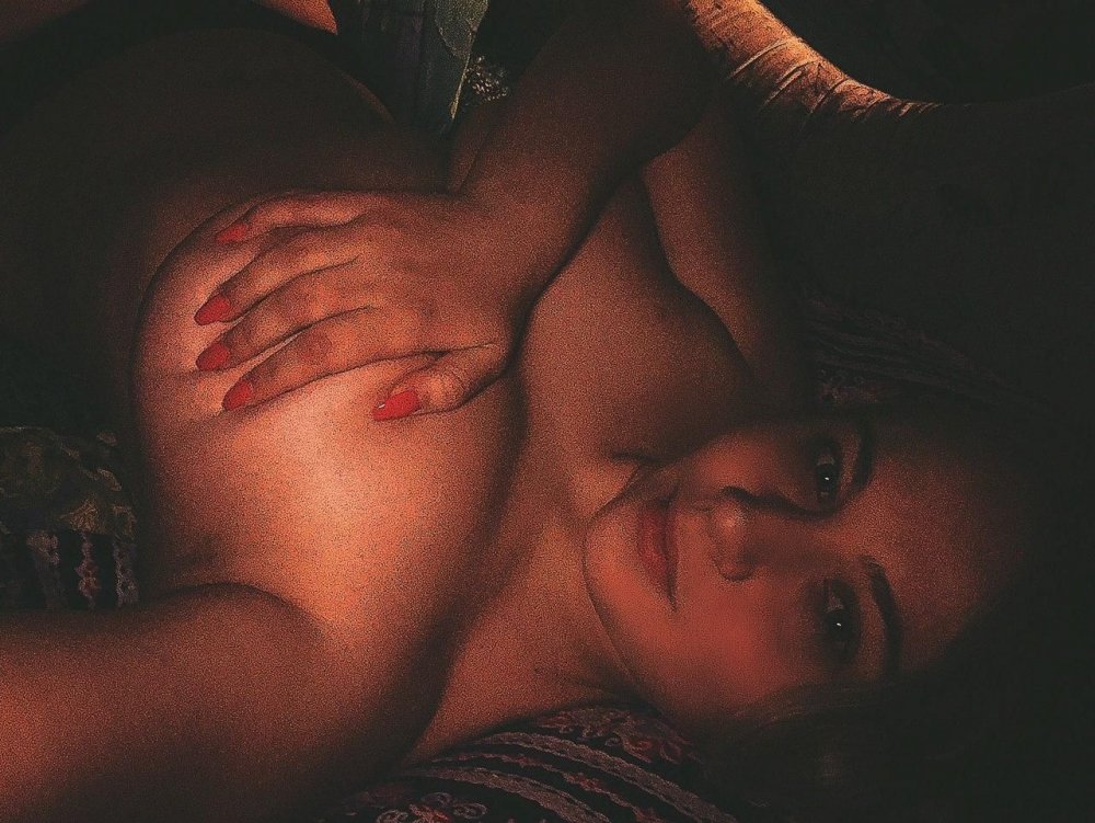 Girls with wreaths and naked