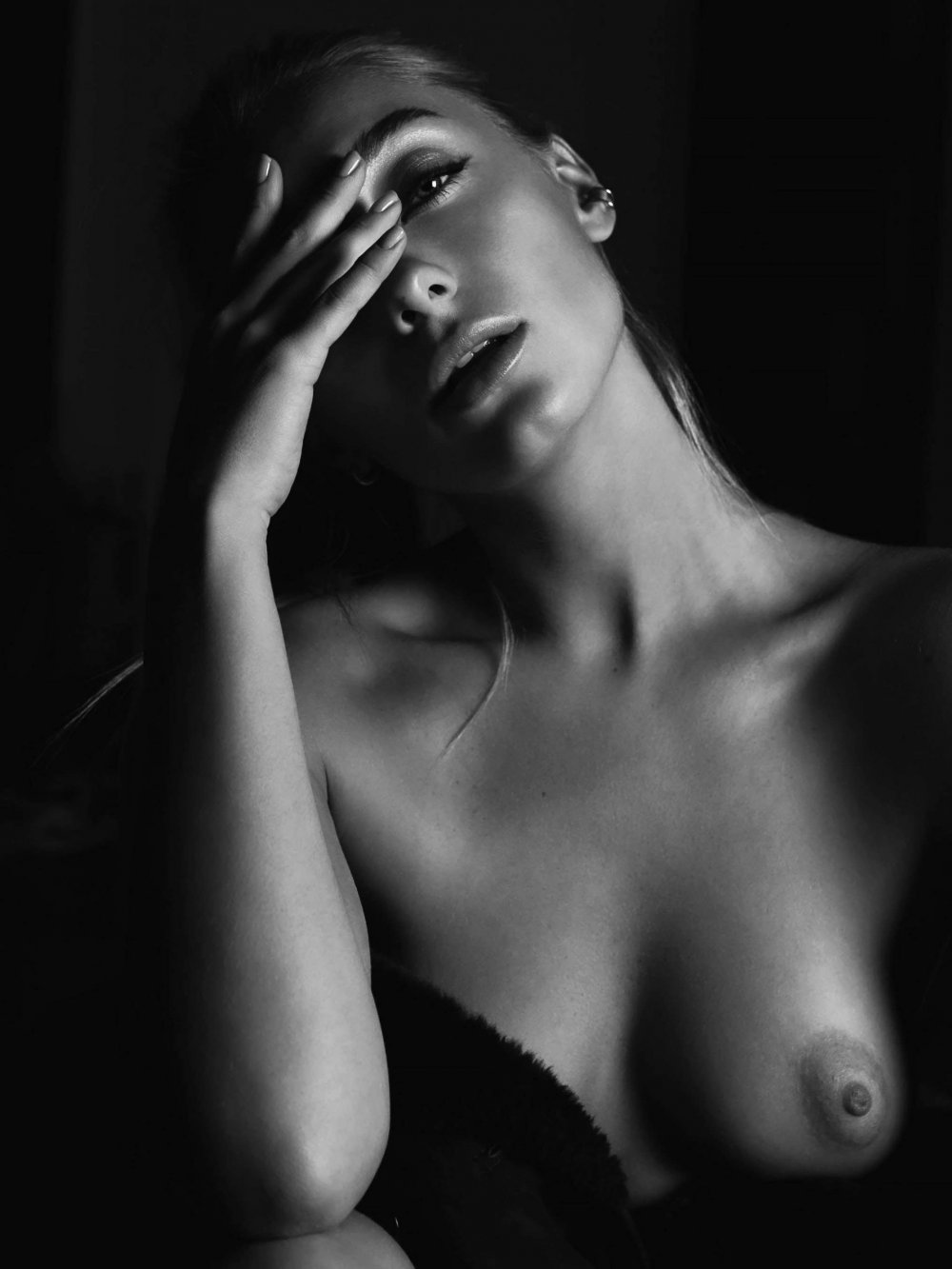 Megan Dodds nude completely nude