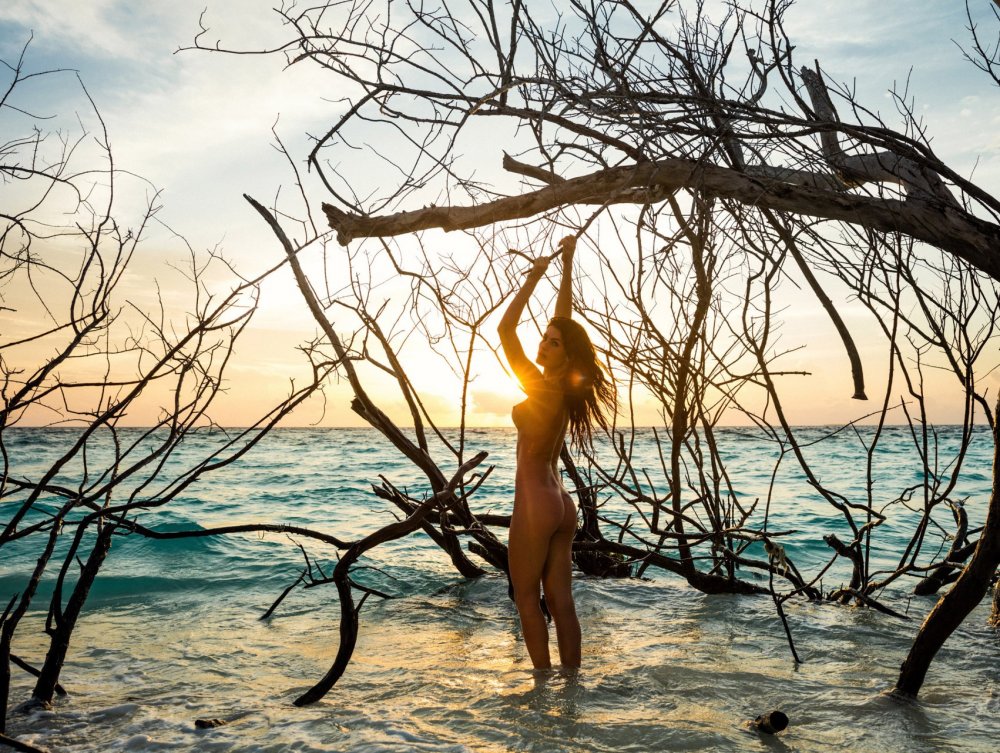 Isabeli fountain playboy