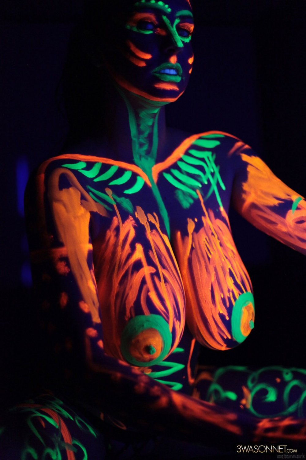 Women with big tits in oil