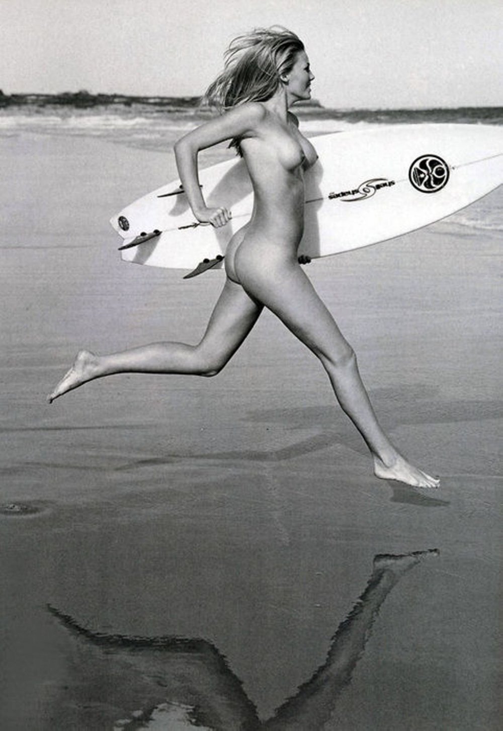 Naked girls on surfing