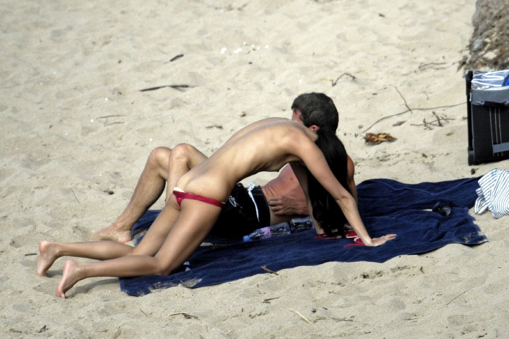 Zhang Tsii naked in stockings