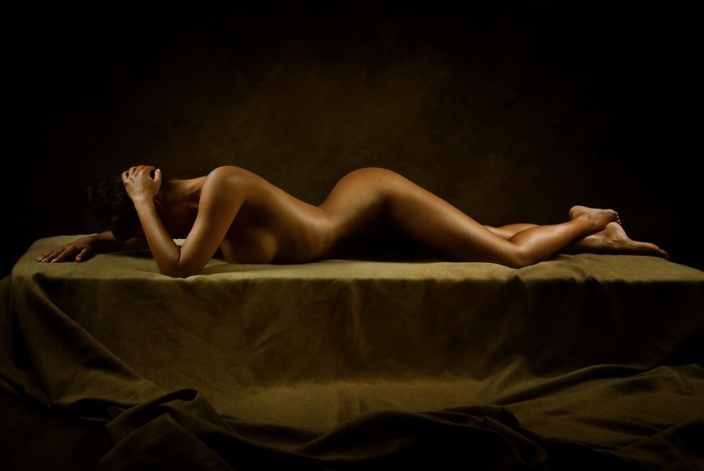 Little girls in the style of nude