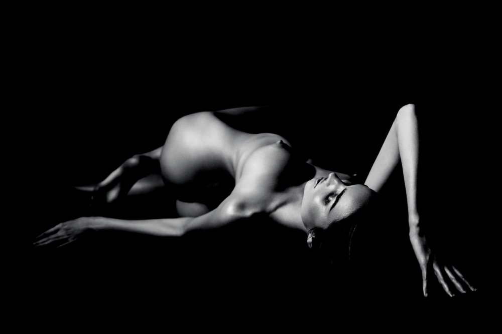 Black white art nude