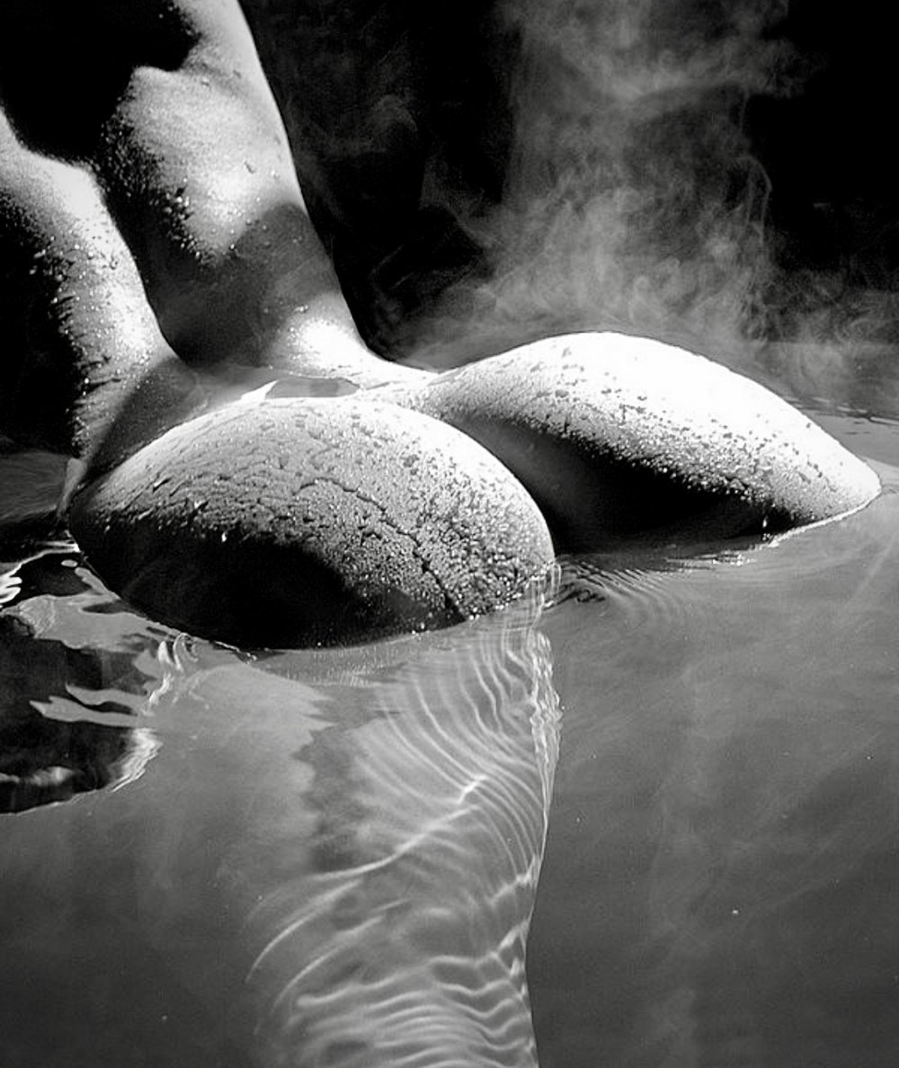 Group photo shoot in the style of nude