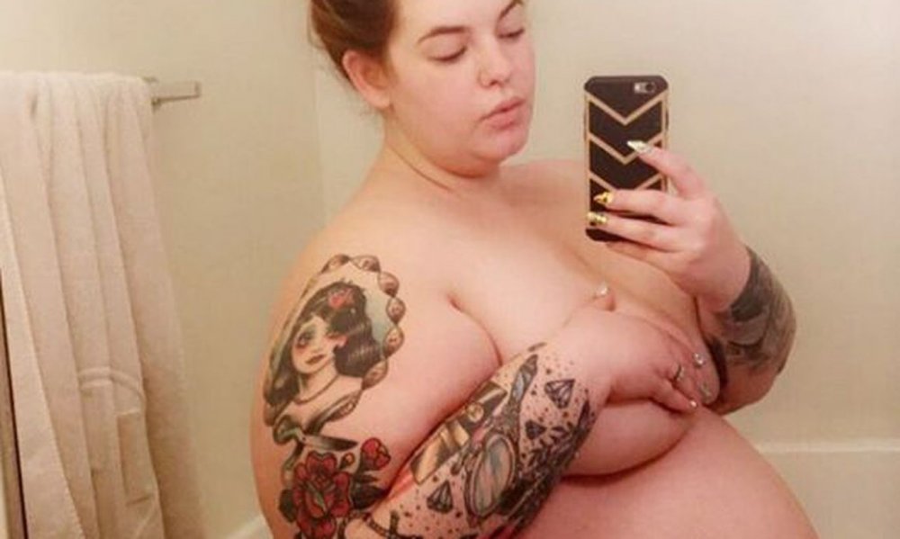 Model Tess Holidei Naked