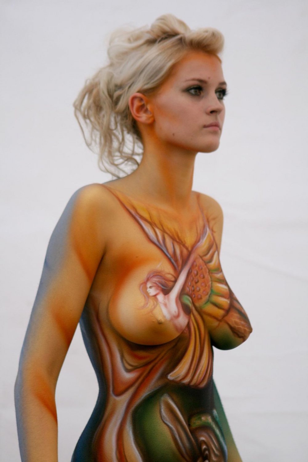 Bodiart on a naked female body