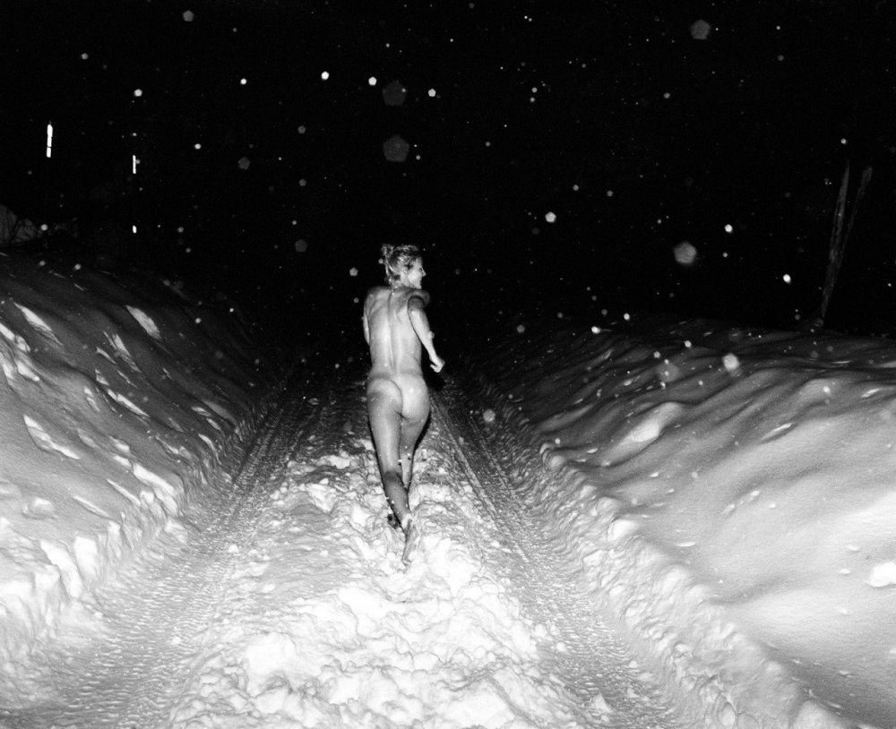 Erotic photo shoot in the snow