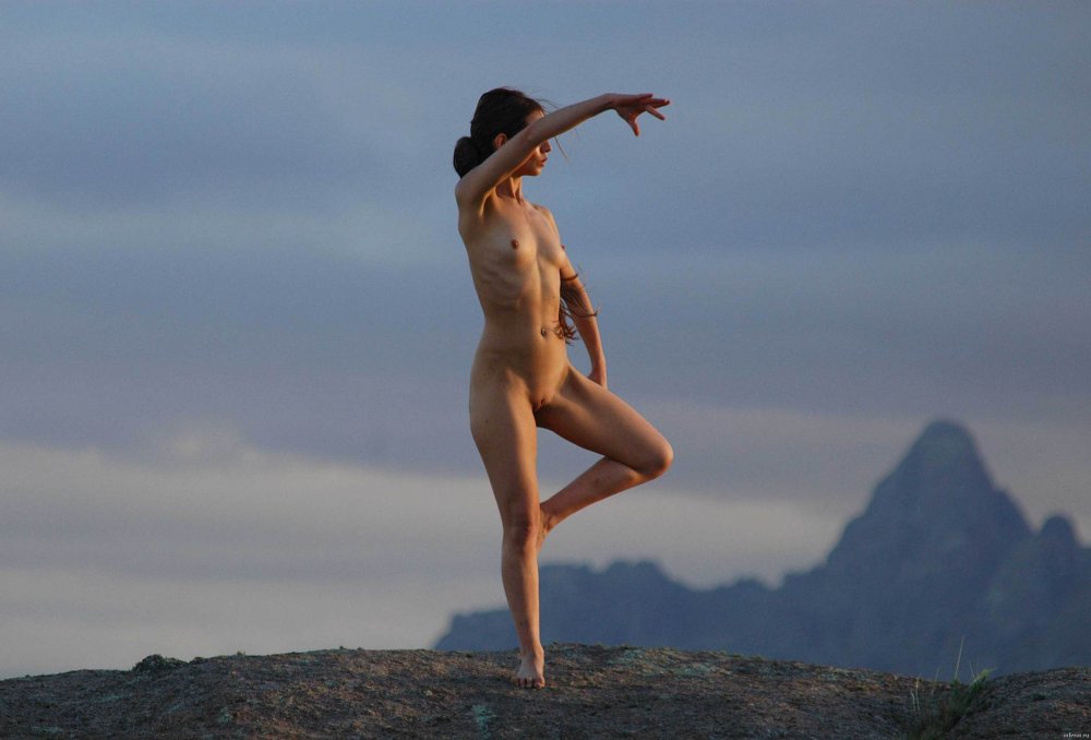 Girls jump into the water naked