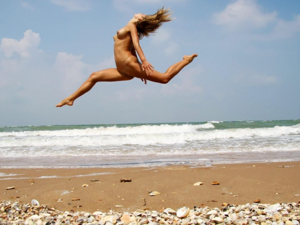 Naked women in flight