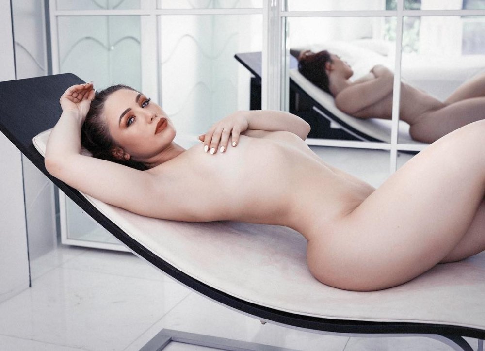 Anna Matthews Naked Propes