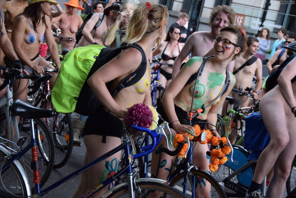 Naked bike races women nude