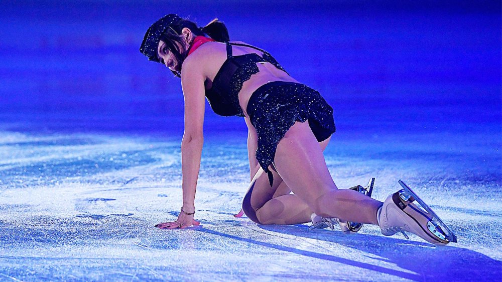 Figure skating piquancy