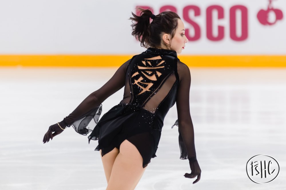 Elena Tuktamysheva skater