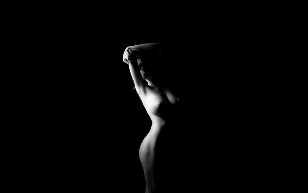 In the body of nude from photographers