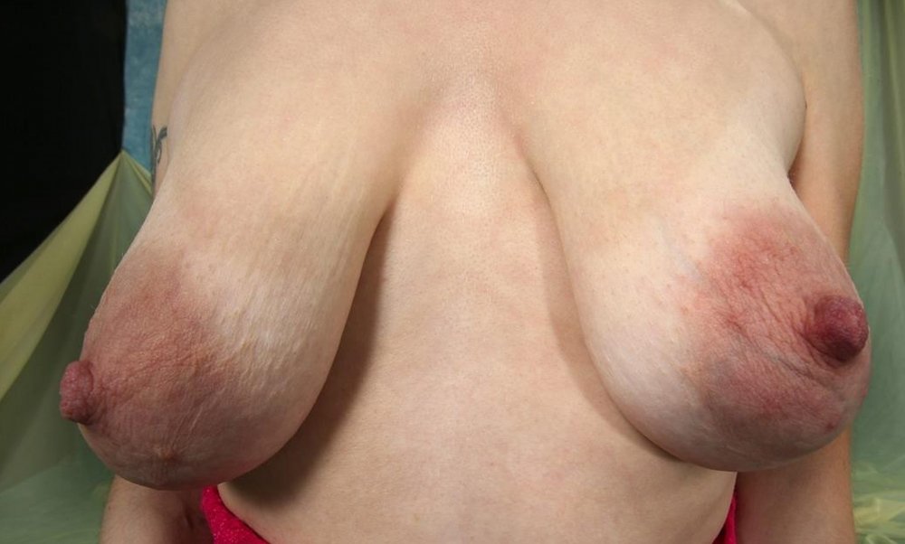 Small hanging breasts