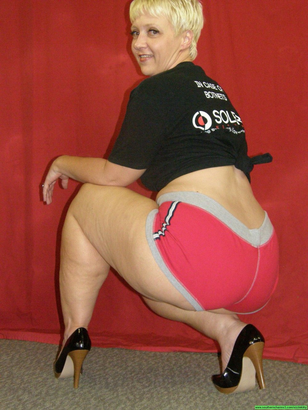 Sizzle Kitty Southern Charms Big Hips crotch