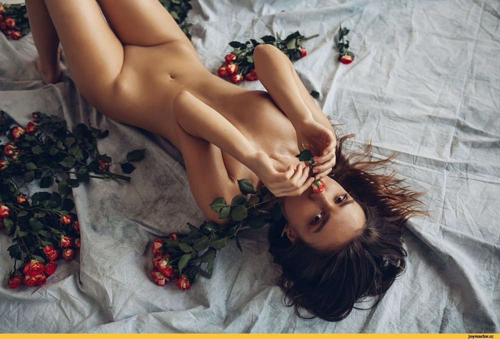 Polina Azarova Nude model