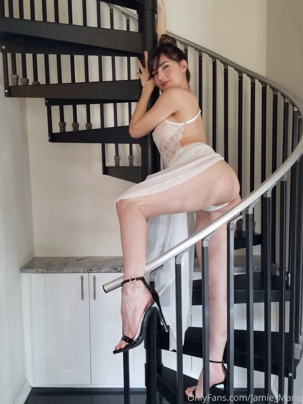 Erotic model amber