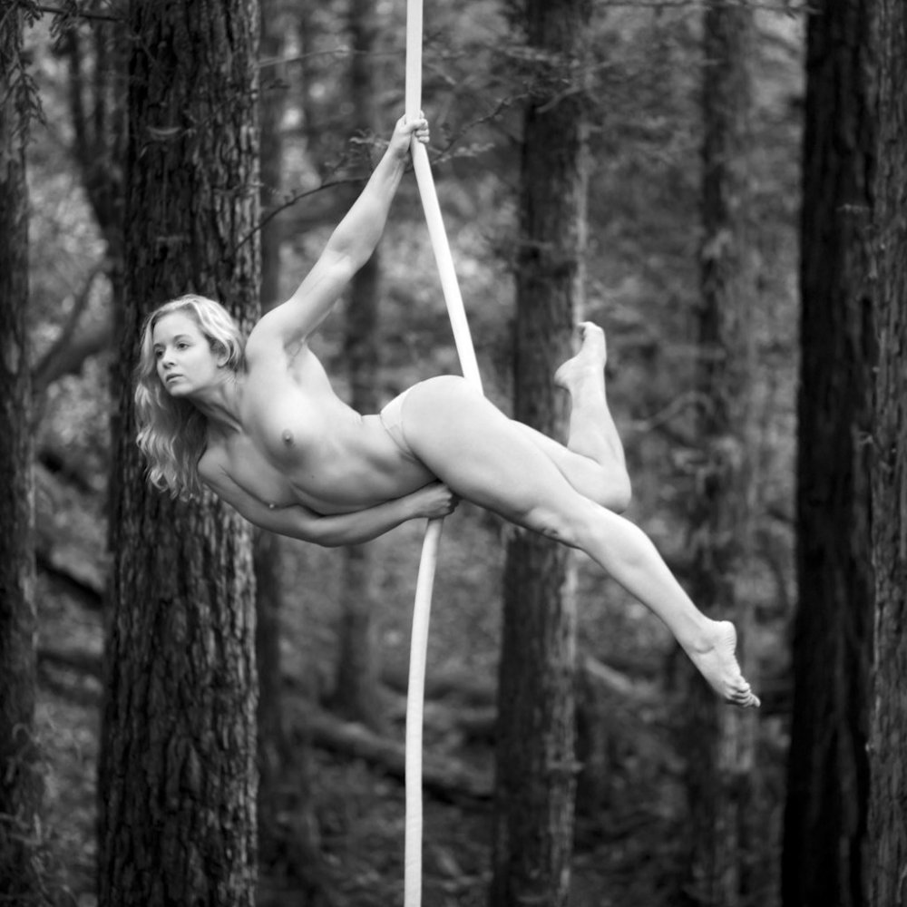 Air gymnast nude