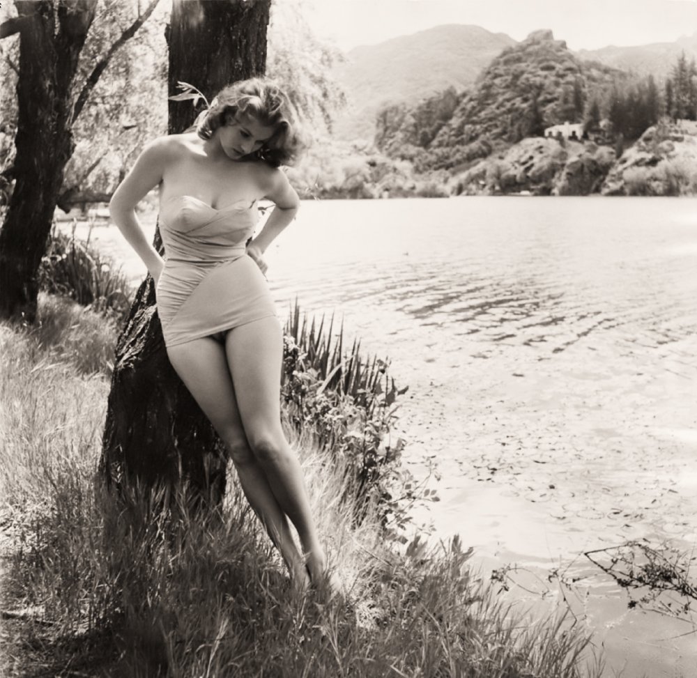 Vintage naked women
