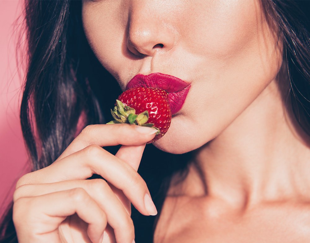 Anastasia Shcheglova in bed