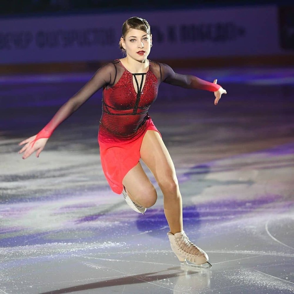 Alena Bone Skater Hot