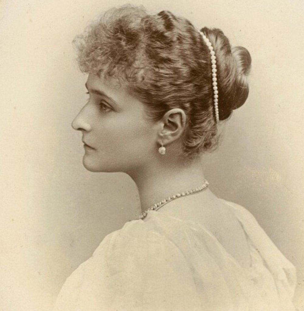 Alexandra Romanova rmnv_al