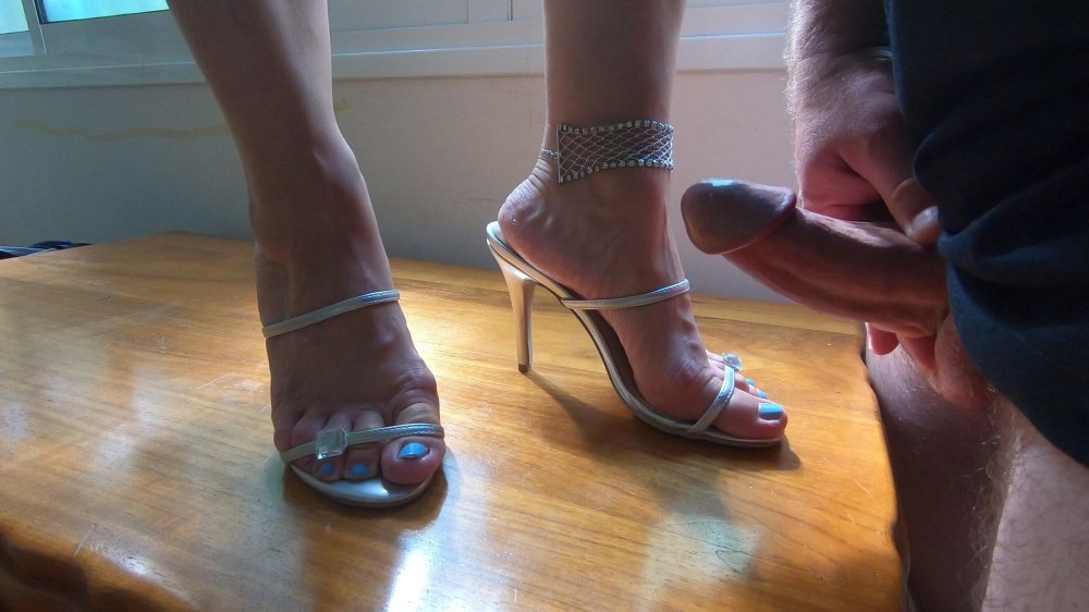 Through sexy Pantyhose heels