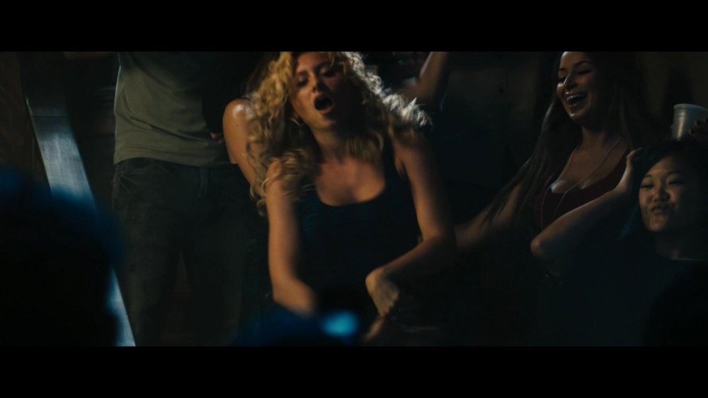 Alissa Sorto in jeans