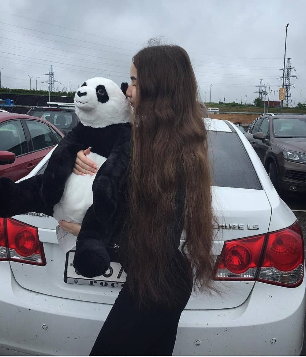 Victoria Lopyreva in pink