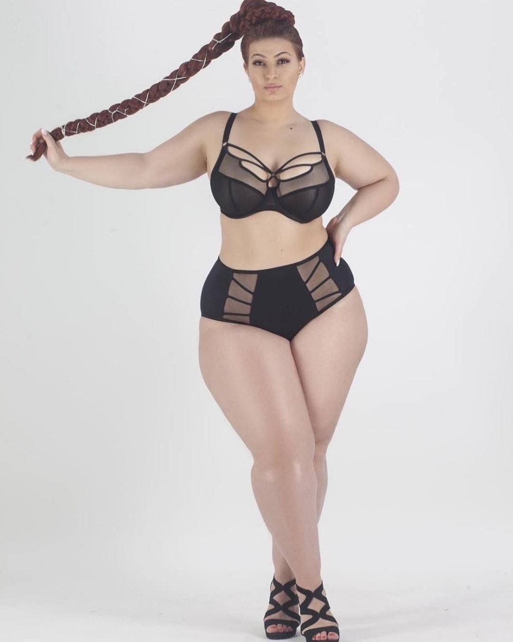 Ioana Chira Plus Size model