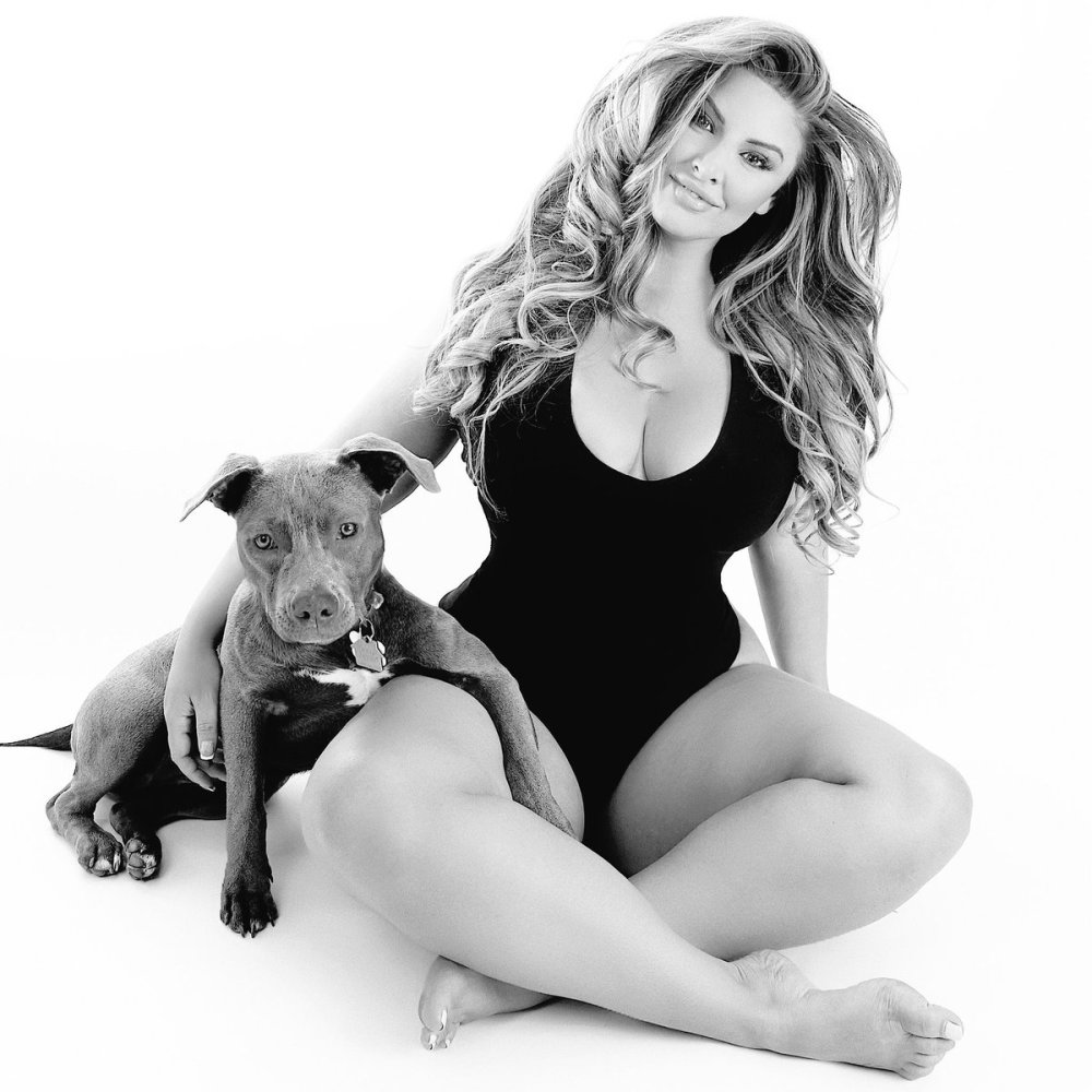 Ashley Alexis Saiz plus