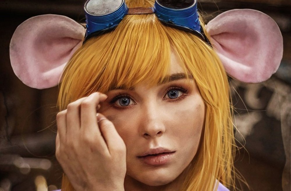 Tatsumaki sexy cosplay