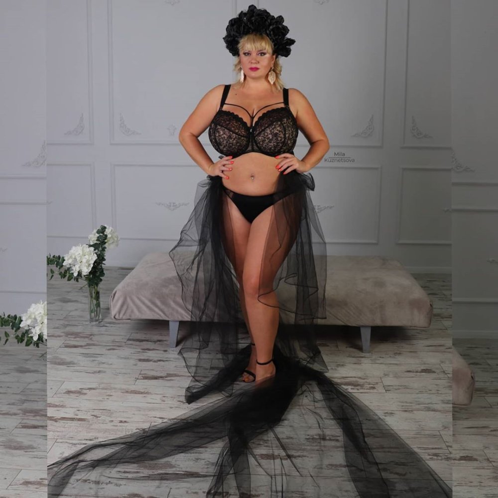 Busty Mila Kuznetsova