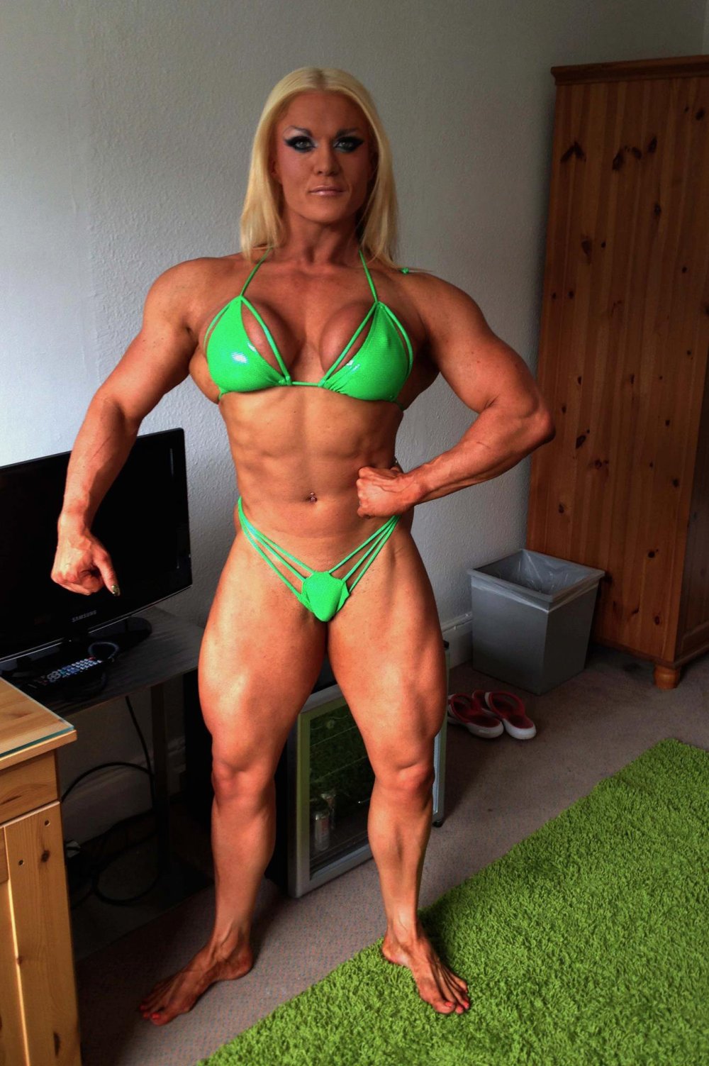Bodybuilders striptease