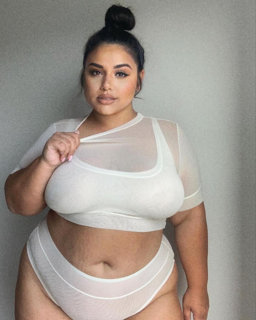 Model Plus Saiz Naomi Banks