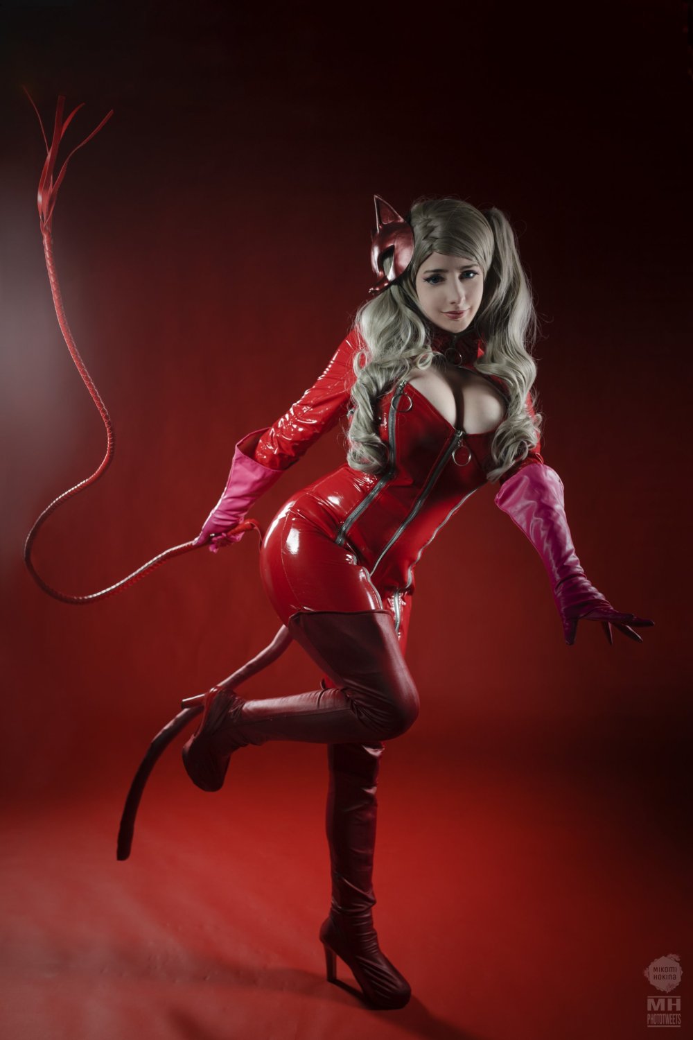 Hally Valentine (Helly Valentine)