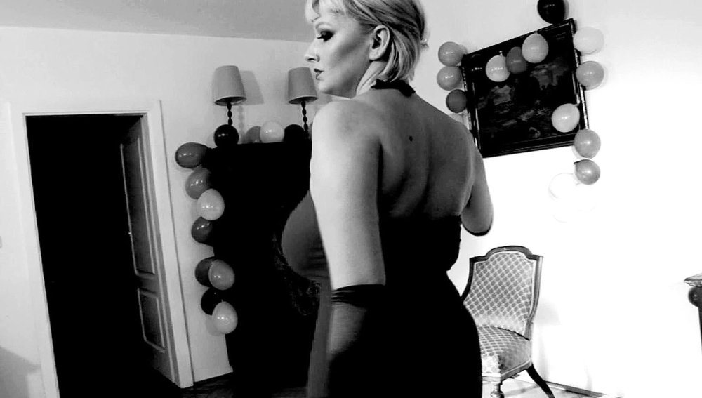 Big breasts Sophie May
