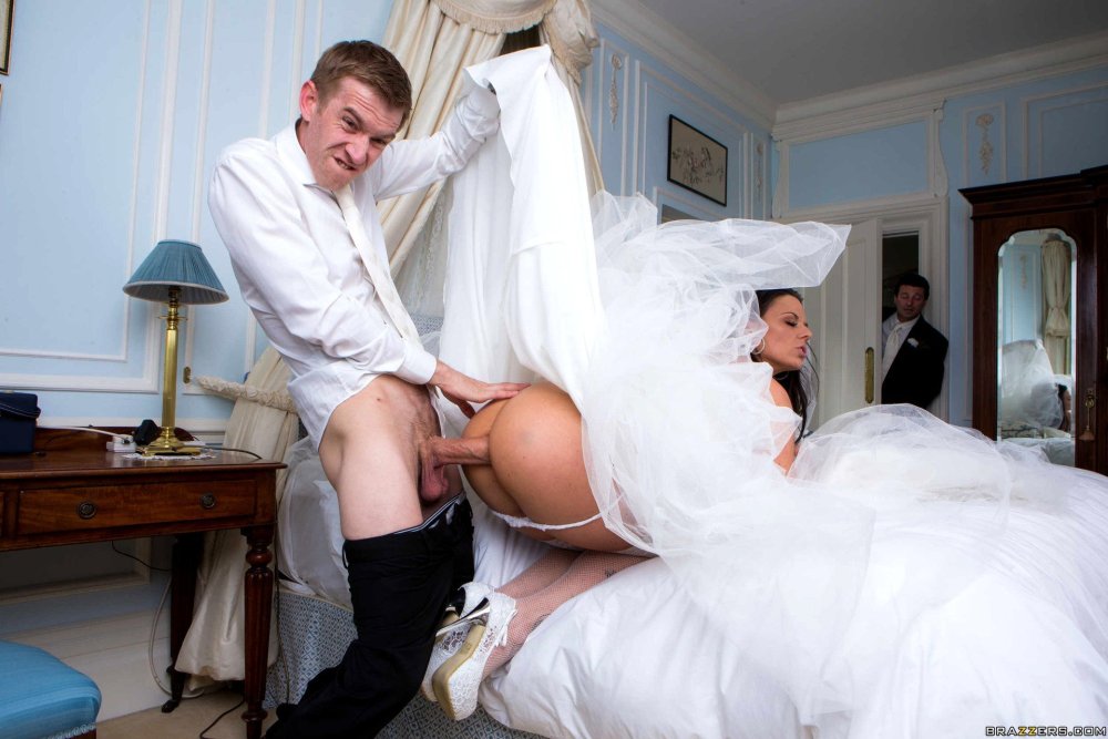 The bride and groom for the wedding is naked