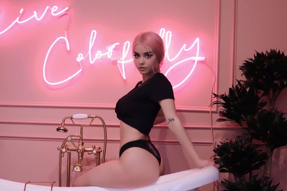 Loren Shcherbak is hot