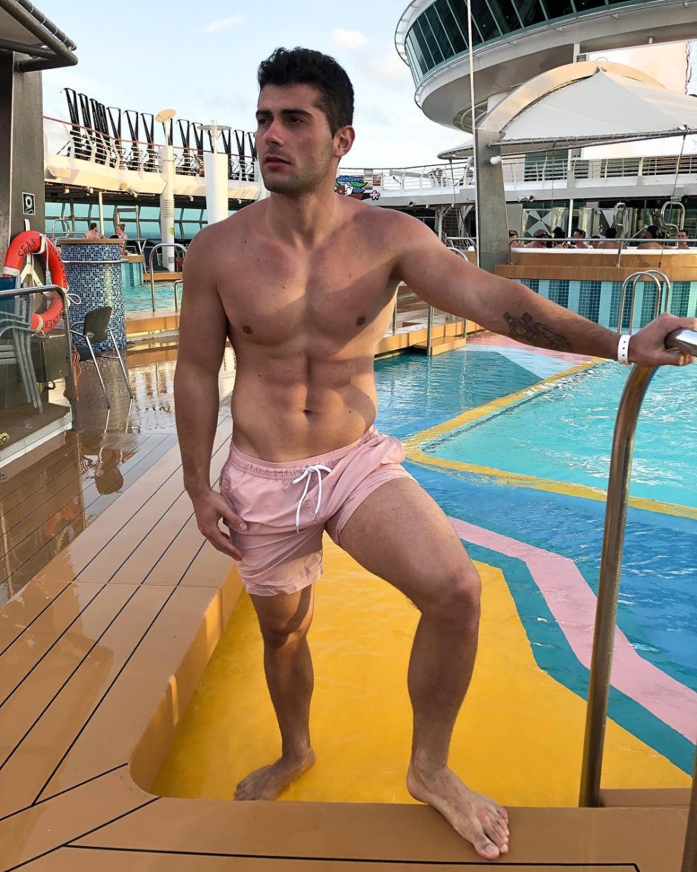 Menatplay Денис Вега