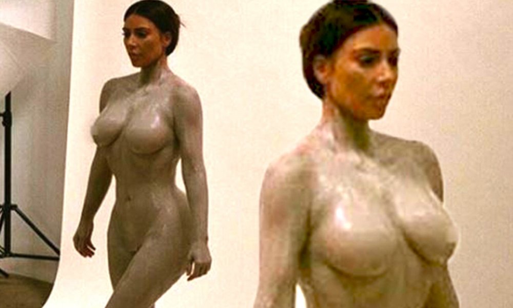 Naked Kim Kardashian in the XXX mirror