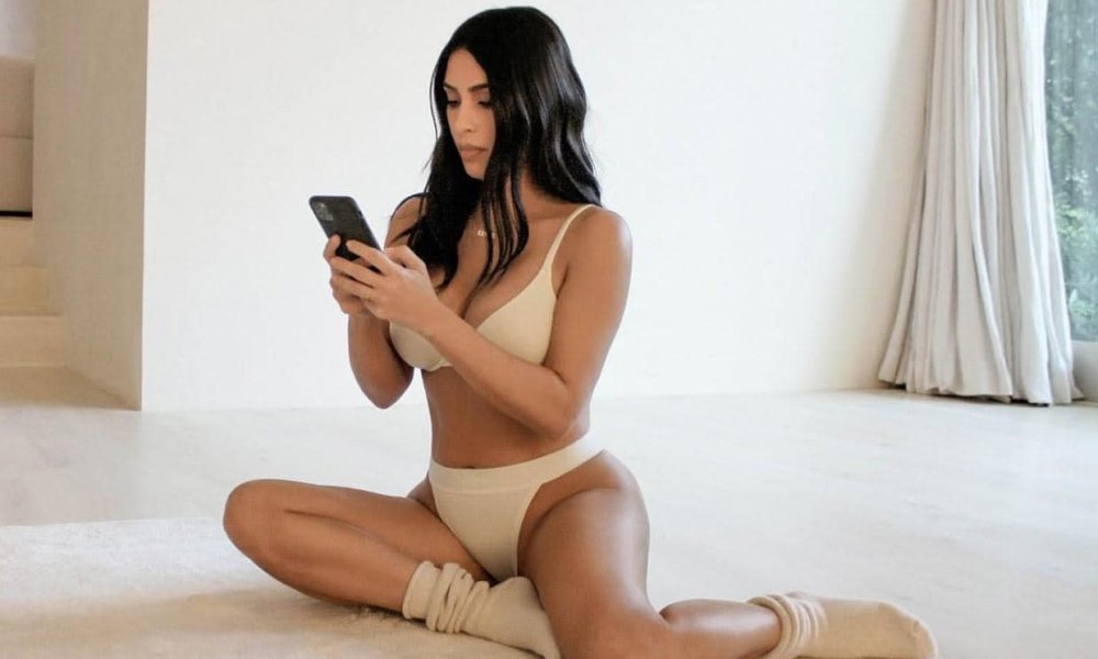 Kim Kardashian (Kim Kardashian) Naked