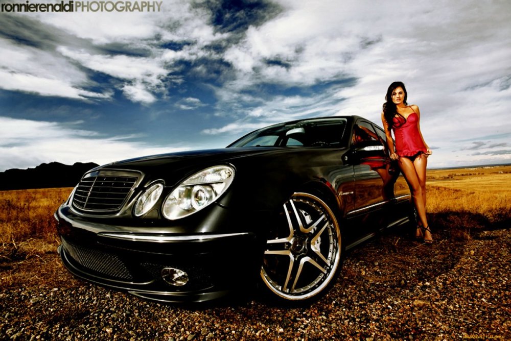 Mercedes W203 and girl