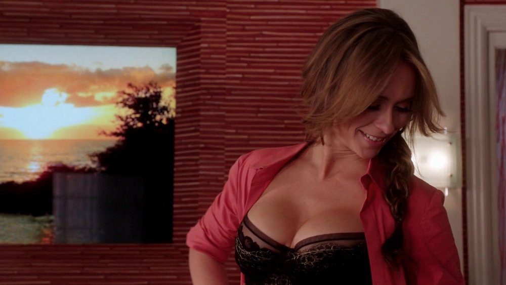 Jennifer Love Hwitt Upskirt